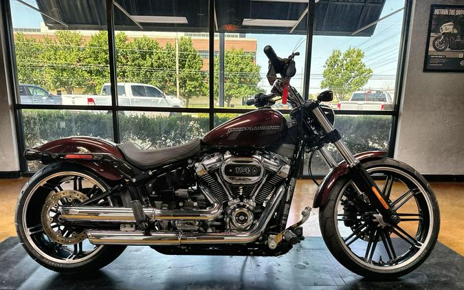2018 Harley-Davidson® Breakout® 114 Twisted Cherry