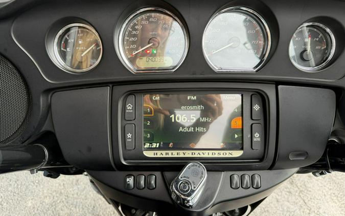 2015 Harley-Davidson FLHTCU - Electra Glide Ultra Classic