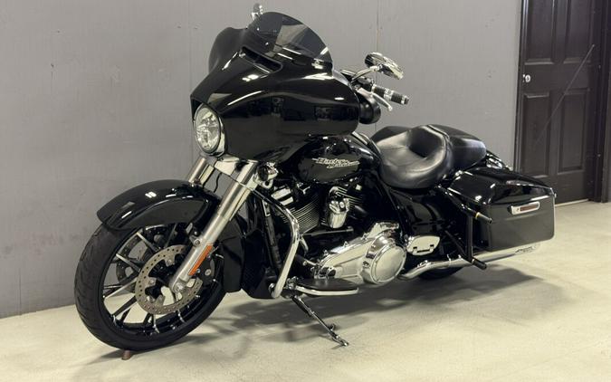 FLHX 2020 Street Glide®