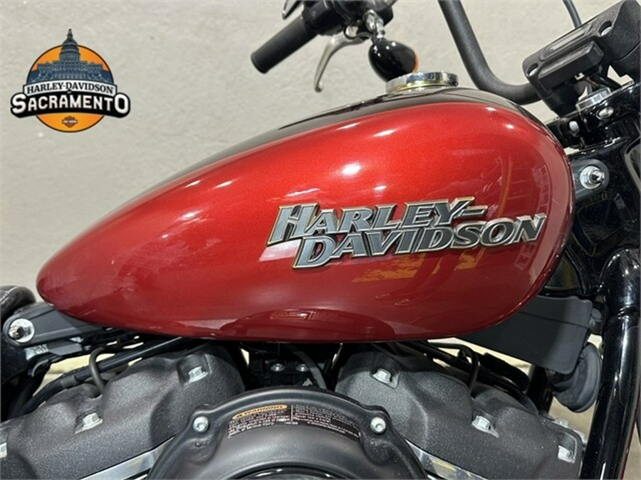 Harley-Davidson Street Bob 2018 FXBB 023725A WKDRED/TWTDCHRY W/PINSTRIPE