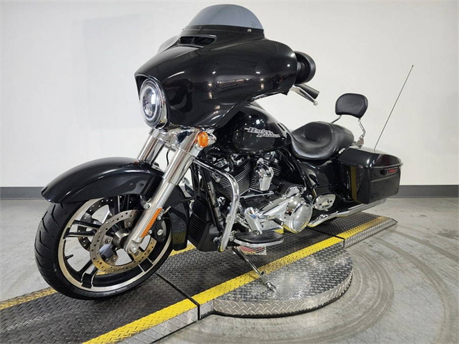 2018 Harley-Davidson FLHX
