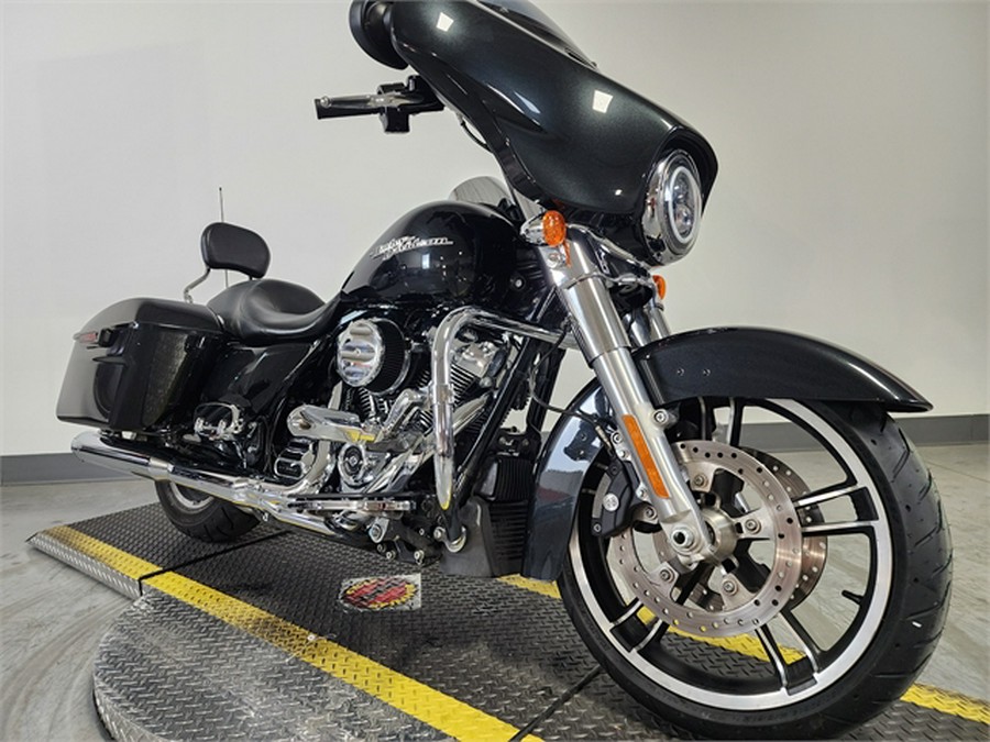 2018 Harley-Davidson FLHX
