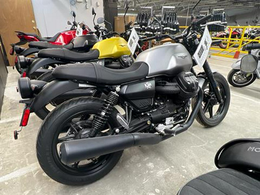 2023 Moto Guzzi V7 Stone