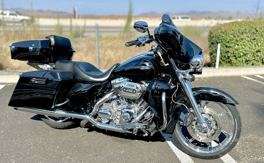 2012 Harley-Davidson® FLHXSE3 - CVO™ Street Glide®