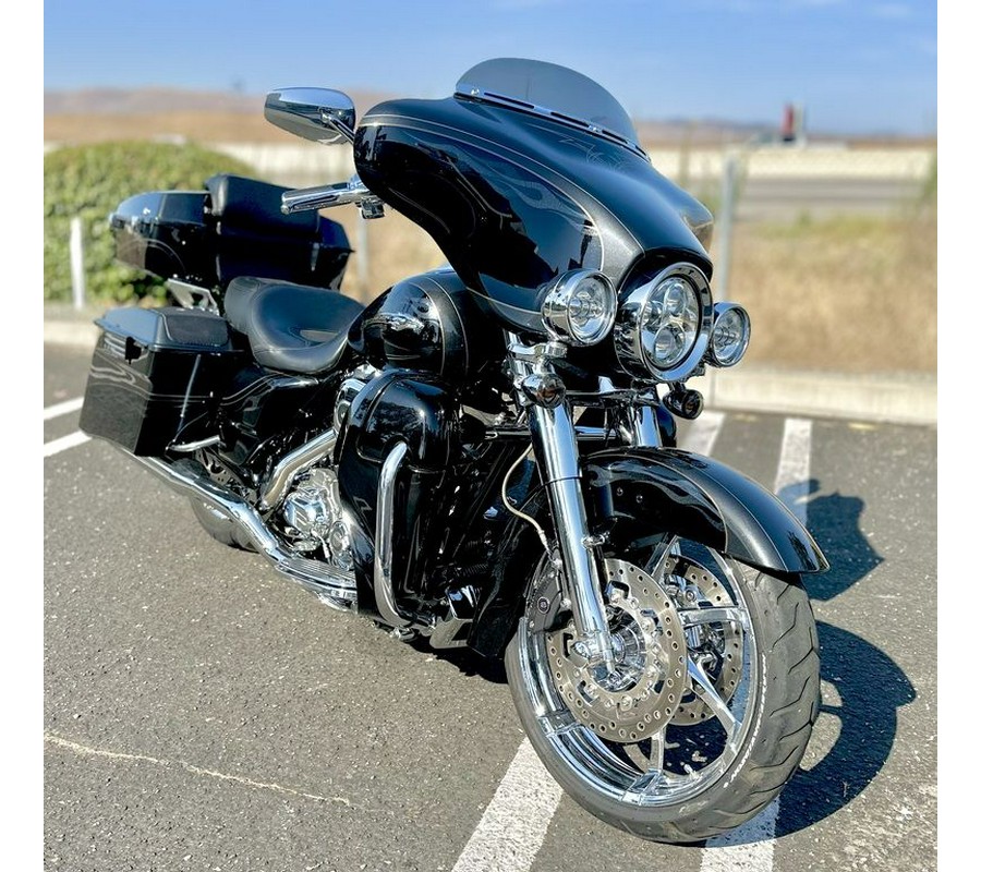 2012 Harley-Davidson® FLHXSE3 - CVO™ Street Glide®