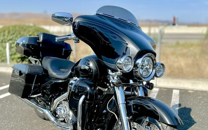 2012 Harley-Davidson® FLHXSE3 - CVO™ Street Glide®