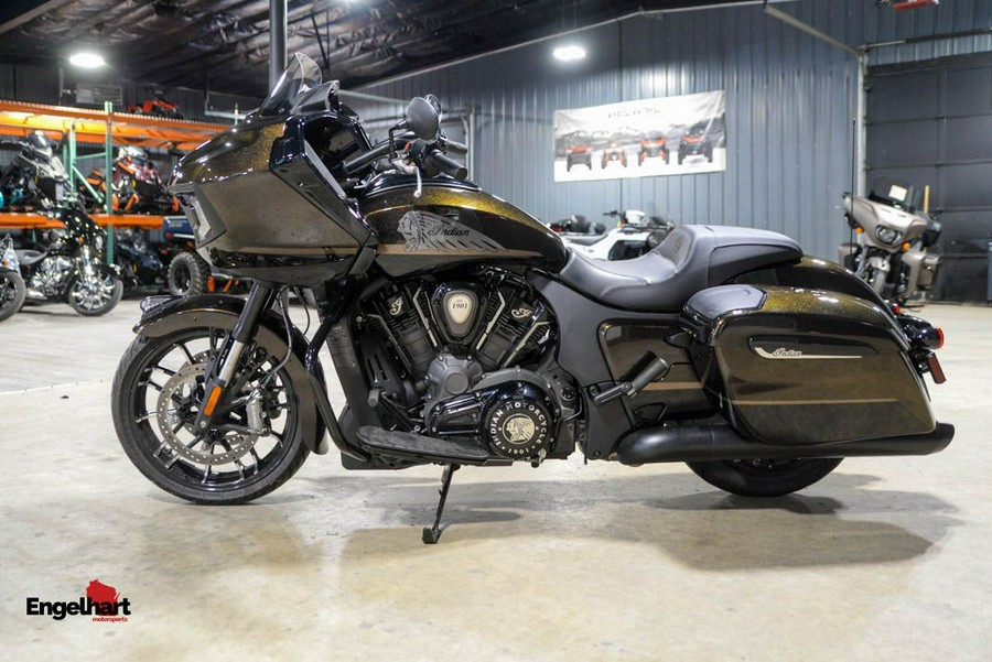 2024 Indian Motorcycle Challenger® Dark Horse® Icon with PowerBand Audio Package