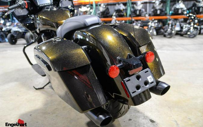 2024 Indian Motorcycle Challenger® Dark Horse® Icon with PowerBand Audio Package