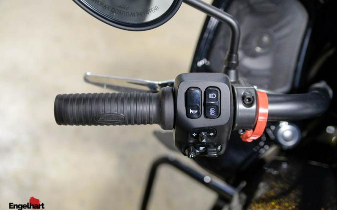 2024 Indian Motorcycle Challenger® Dark Horse® Icon with PowerBand Audio Package