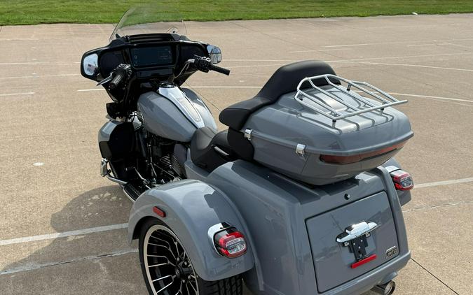 2026 Harley-Davidson® Street Glide 3 Limited Dark Billiard Gray Chrome Trim