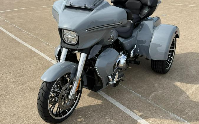 2026 Harley-Davidson® Street Glide 3 Limited Dark Billiard Gray Chrome Trim