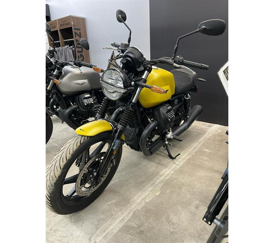 2023 Moto Guzzi V7 Stone