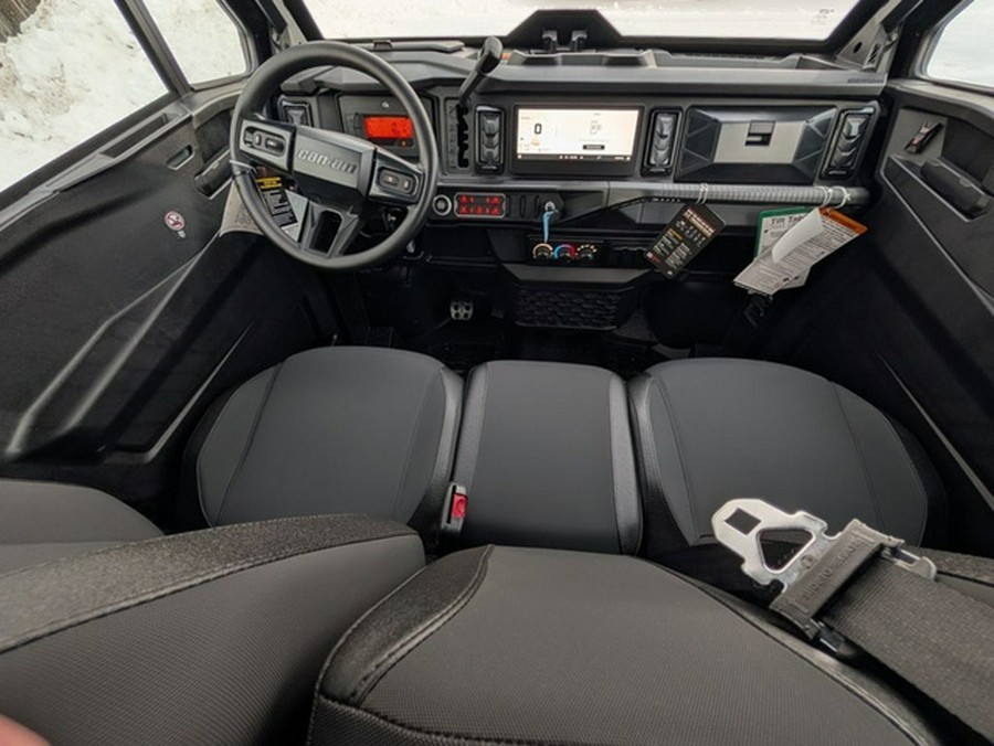 2026 Can-Am Defender MAX XT CAB HD11 With 10.25 In.Display Dar