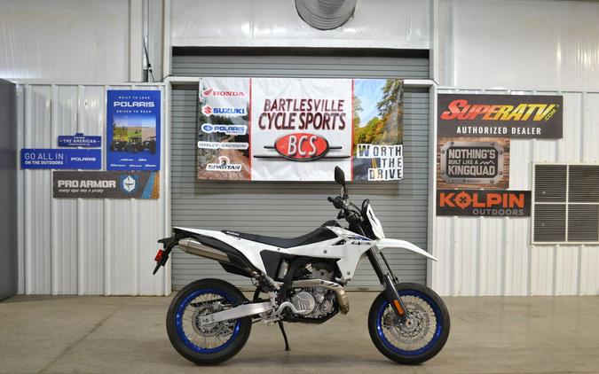 2025 Suzuki DR-Z 400SM