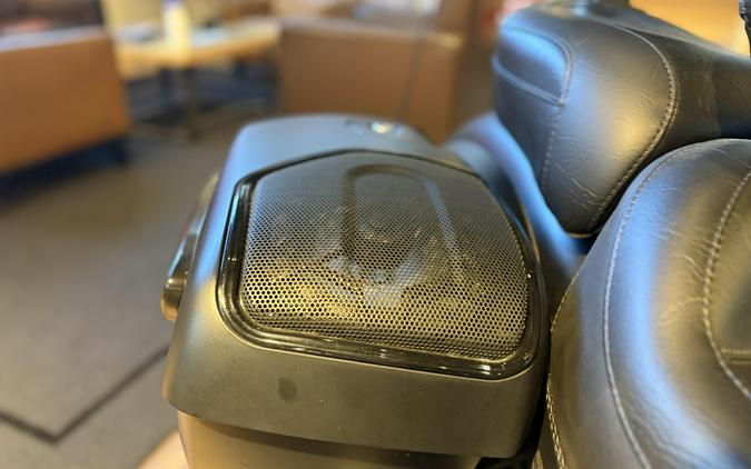 2024 Indian Motorcycle CHIEFTAIN DH PREM AUDIO BLACK SMOKE CAL Dark Horse with PowerBand Audio Package