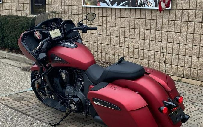 2024 Indian Motorcycle® Challenger® Dark Horse® w/PowerBand Audio Pkg Sunset Red Smoke