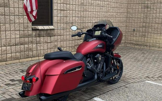 2024 Indian Motorcycle® Challenger® Dark Horse® w/PowerBand Audio Pkg Sunset Red Smoke