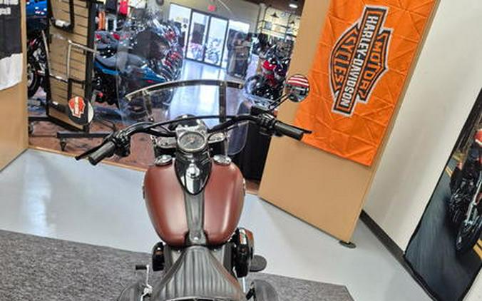 2017 Harley-Davidson® FLS - Softail® Slim®