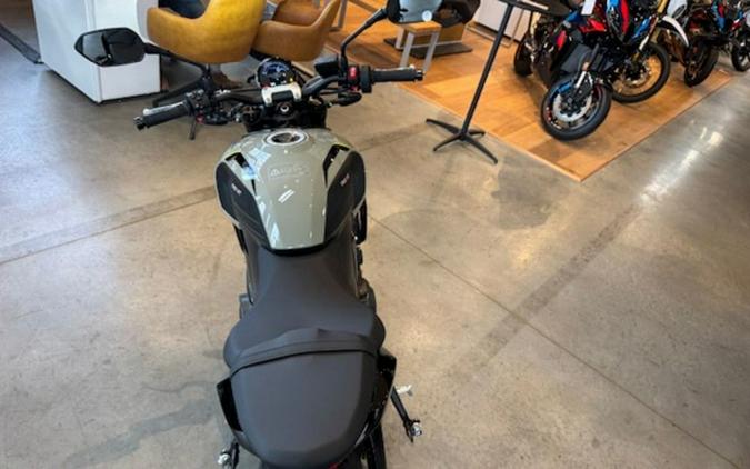 2026 Triumph Trident 660 Triple Tribute Edition Sapphire Black