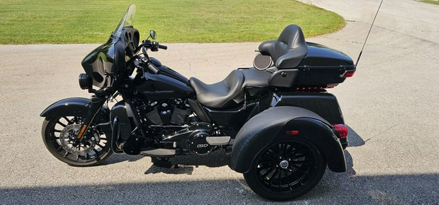 2025 Harley-Davidson Trike FLHTCUTG - Tri Glide Ultra