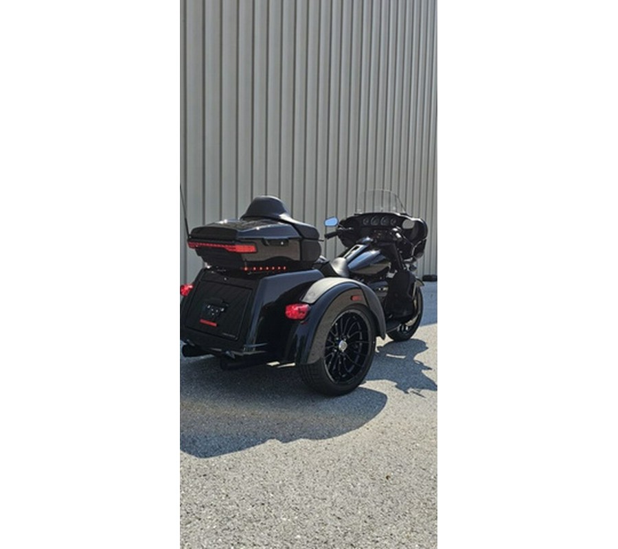 2025 Harley-Davidson Trike FLHTCUTG - Tri Glide Ultra