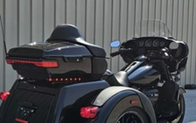 2025 Harley-Davidson Trike FLHTCUTG - Tri Glide Ultra