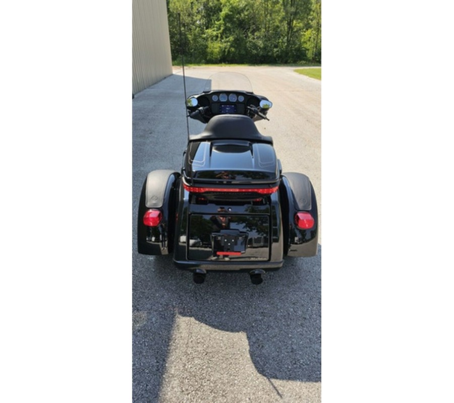 2025 Harley-Davidson Trike FLHTCUTG - Tri Glide Ultra
