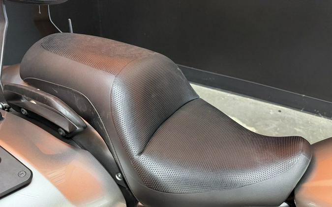 2018 Yamaha Star Eluder GT Option Package