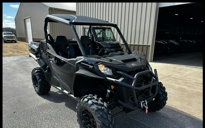 2024 Can-Am® Commander XT 700