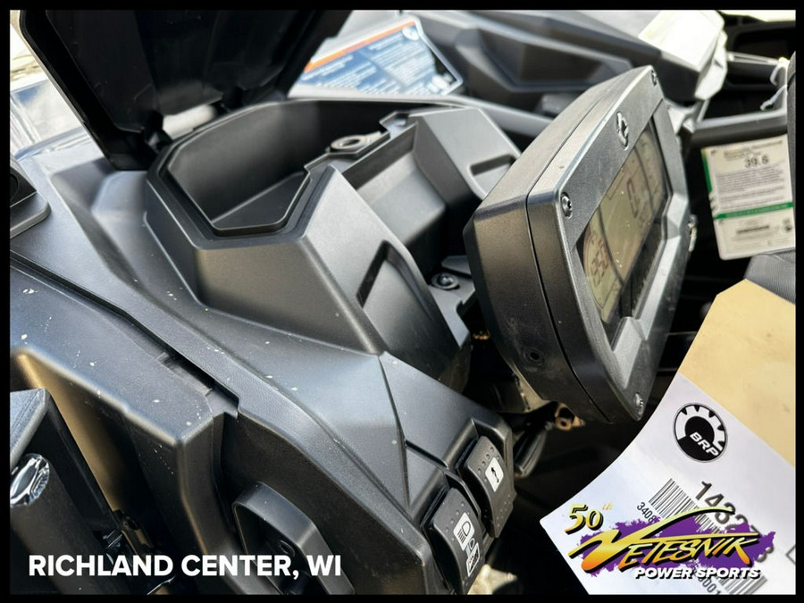 2024 Can-Am® Commander XT 700