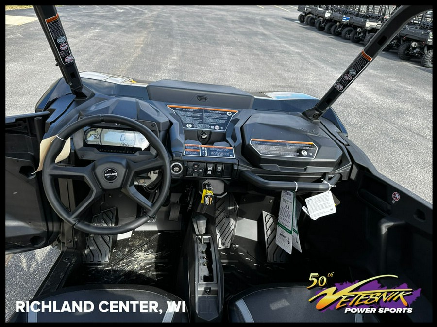 2024 Can-Am® Commander XT 700