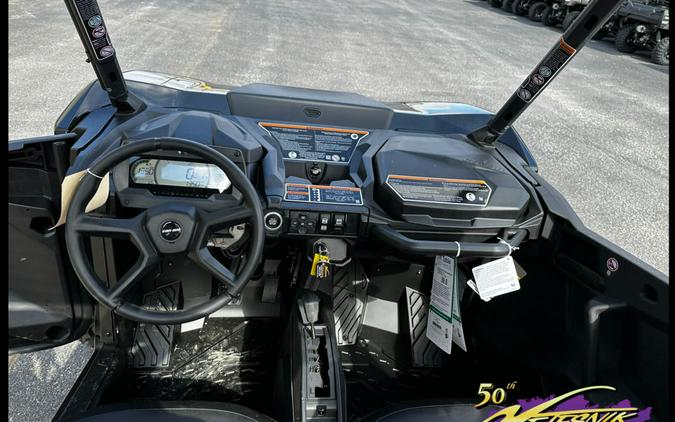 2024 Can-Am® Commander XT 700