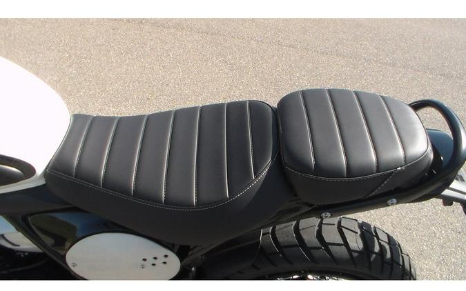 2026 Scrambler 400 XC - Triumph