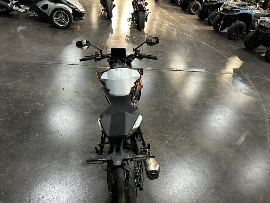 2027 KTM 990 Duke