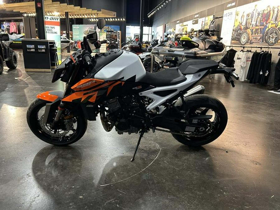2027 KTM 990 Duke