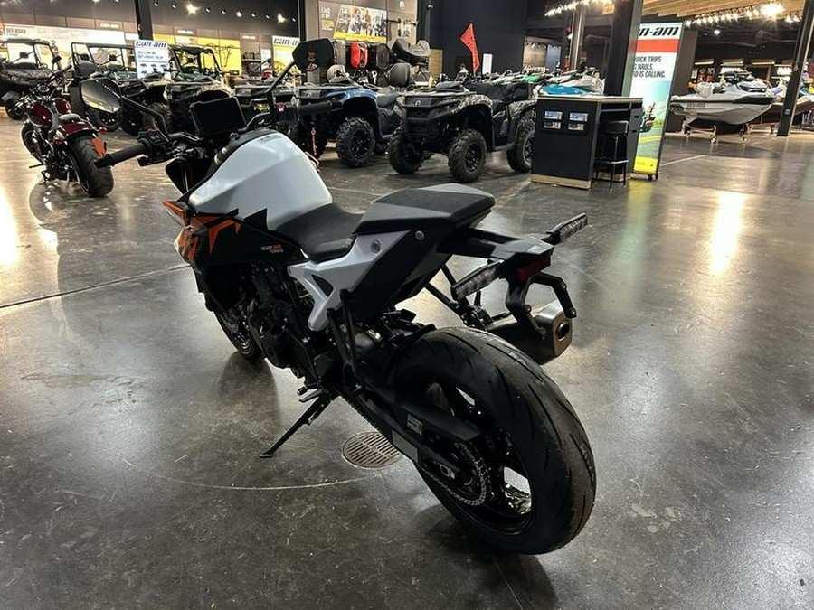 2027 KTM 990 Duke