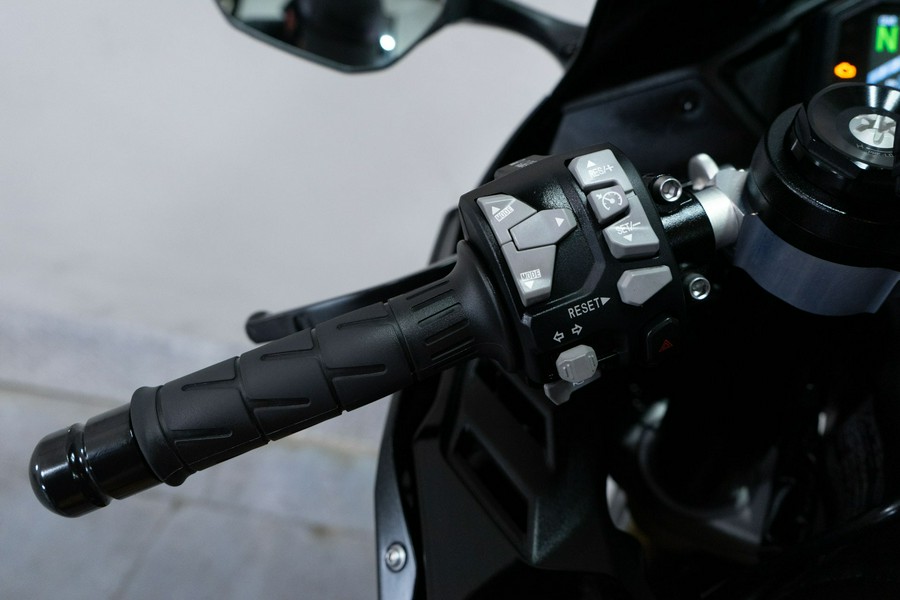 2025 Kawasaki Ninja® ZX™-10R ABS
