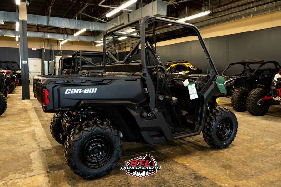 2025 Can-Am Defender HD7