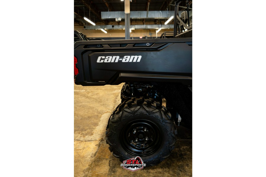 2025 Can-Am Defender HD7