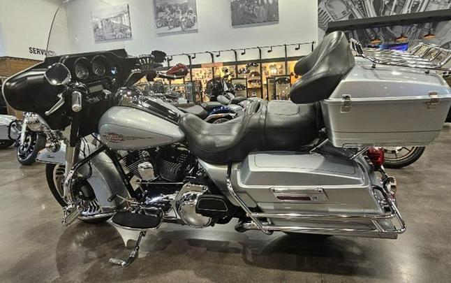 2011 Harley-Davidson® FLHTC - Electra Glide® Classic