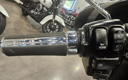 2011 Harley-Davidson® FLHTC - Electra Glide® Classic