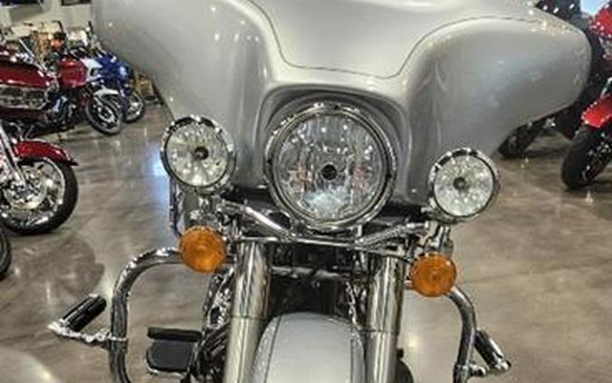 2011 Harley-Davidson® FLHTC - Electra Glide® Classic