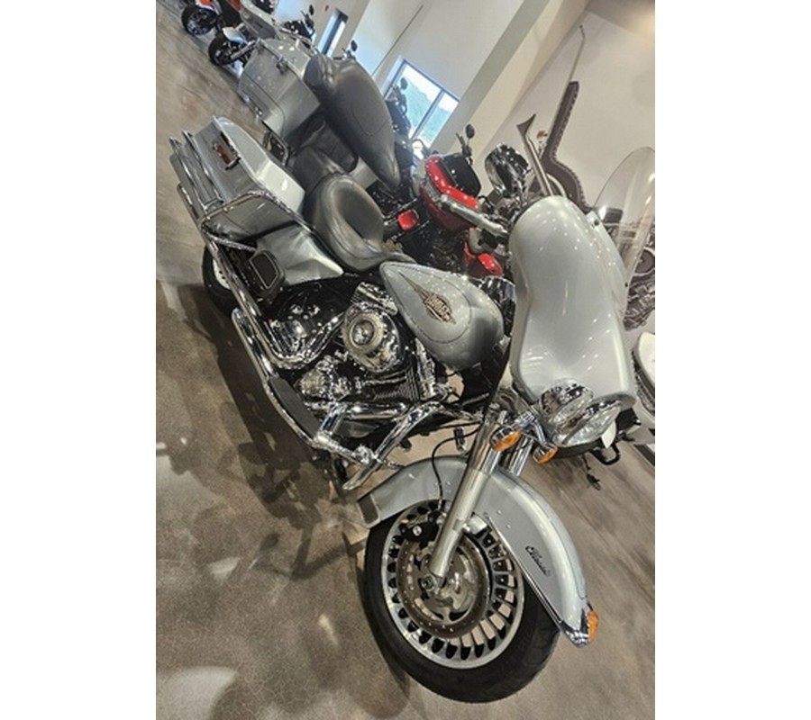 2011 Harley-Davidson FLHTC - Electra Glide Classic