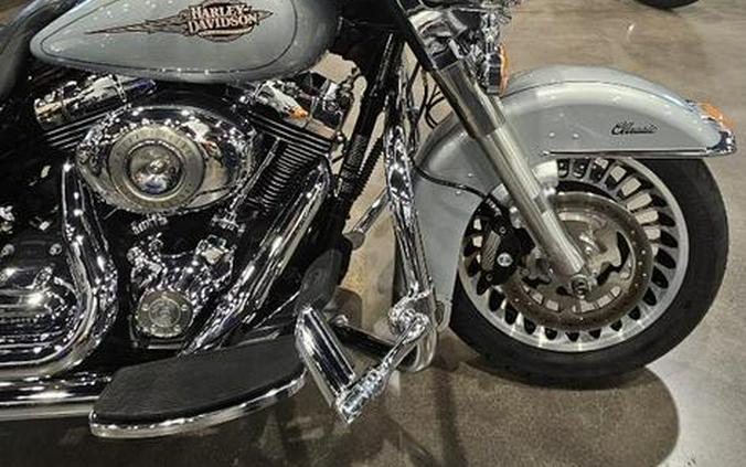 2011 Harley-Davidson® FLHTC - Electra Glide® Classic