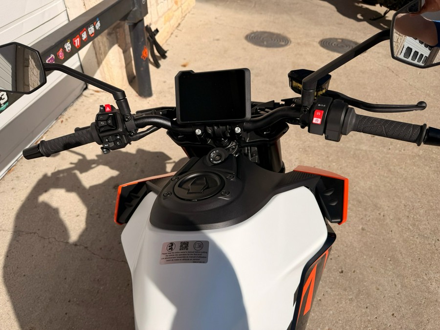 2027 KTM 990 Duke