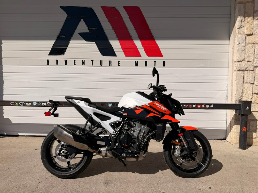 2027 KTM 990 Duke