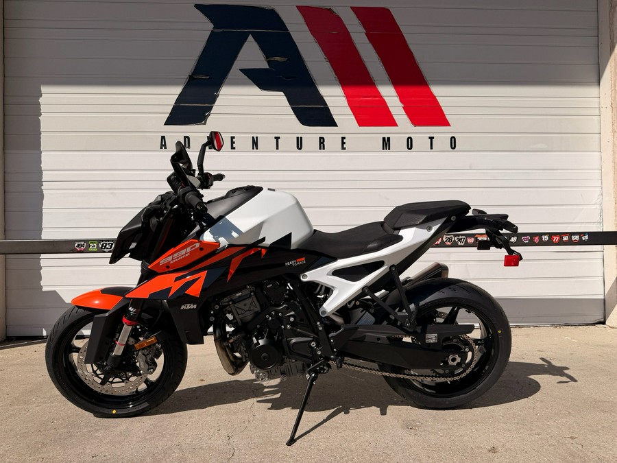 2027 KTM 990 Duke