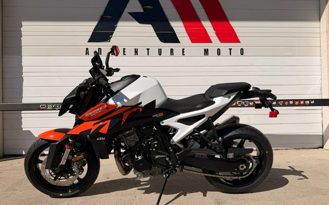 2027 KTM 990 Duke