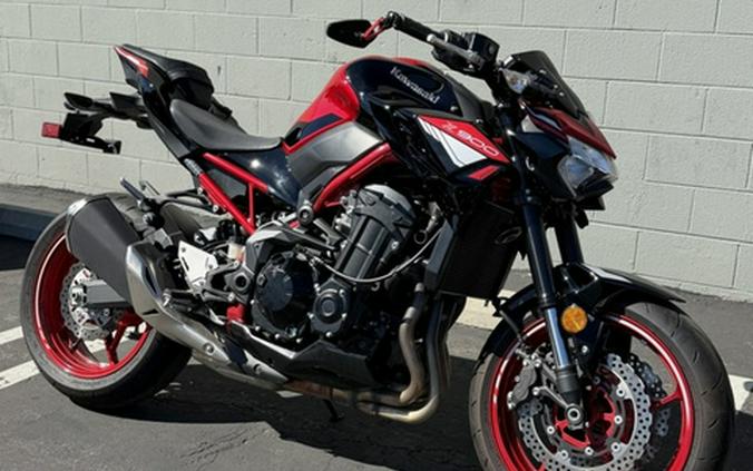 2024 Kawasaki Z900 ABS Candy Persimmon Red/Ebony ABS Metallic Spark BlackMetallic Matte Dark Gray