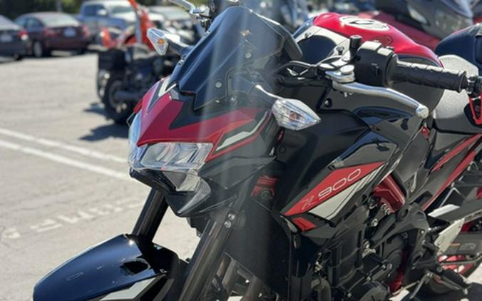 2024 Kawasaki Z900 ABS Candy Persimmon Red/Ebony ABS Metallic Spark BlackMetallic Matte Dark Gray